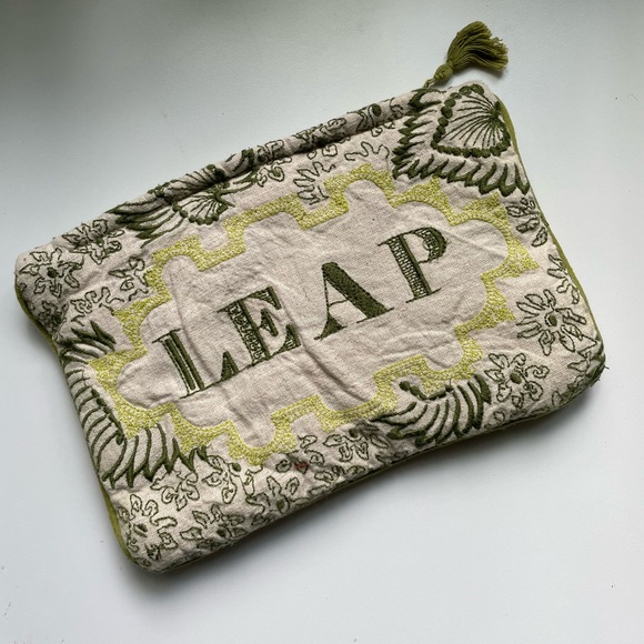 Artisan Handbags - Cotton Embroidered Leap Frog Zippered Bag